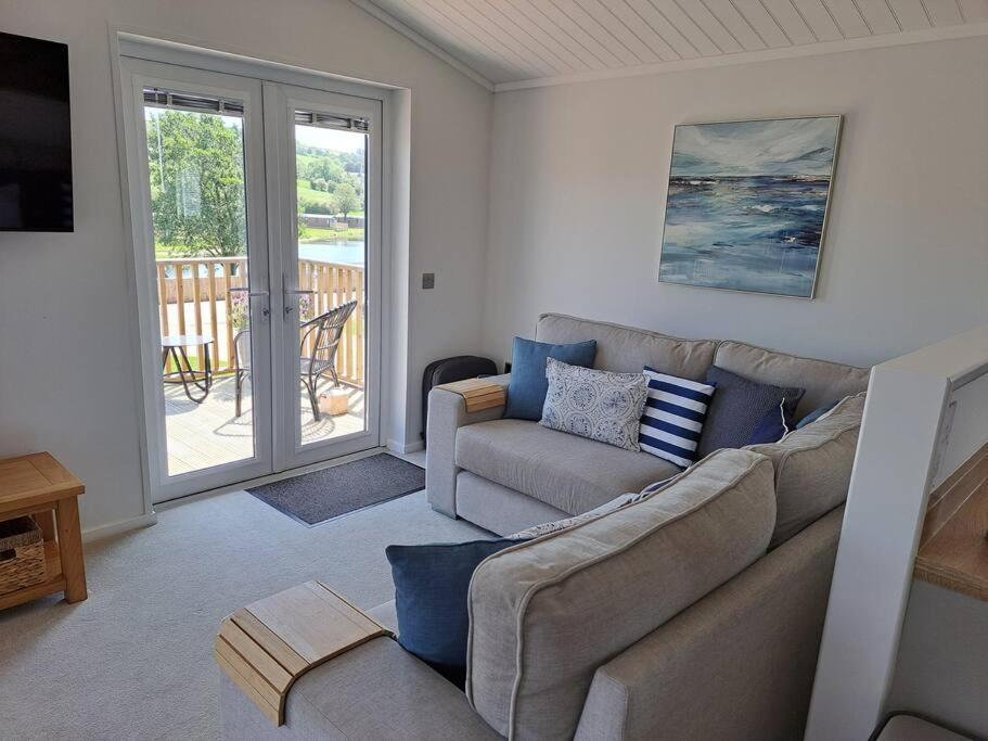 Diddly Squat Lodge With Hot Tub, Pendle View Holiday Park Клітеро Екстер'єр фото