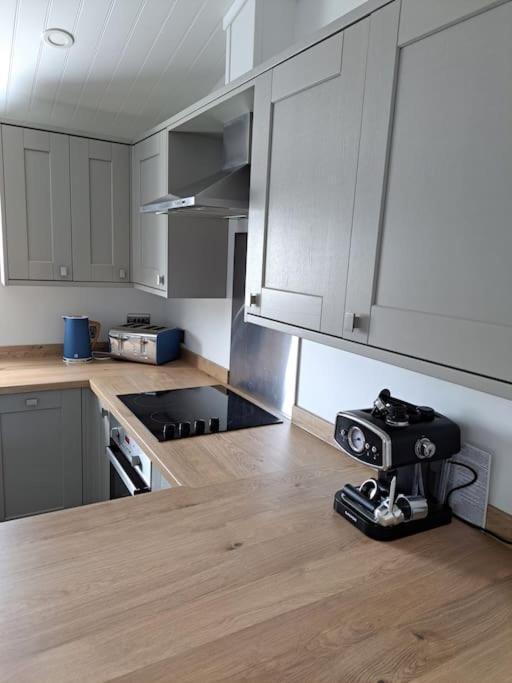 Diddly Squat Lodge With Hot Tub, Pendle View Holiday Park Клітеро Екстер'єр фото