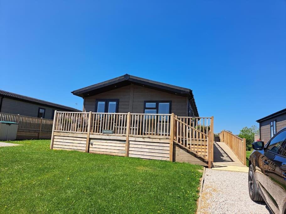 Diddly Squat Lodge With Hot Tub, Pendle View Holiday Park Клітеро Екстер'єр фото